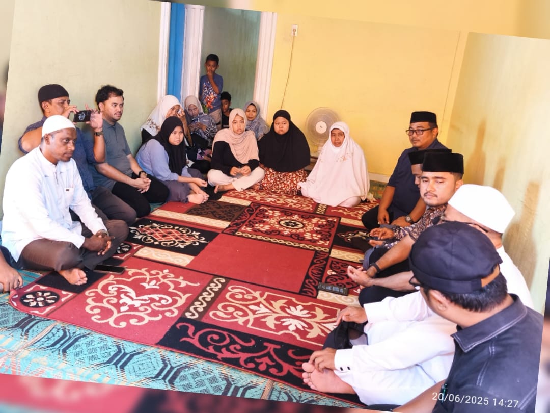 Takziah Camat Medan Petisah dan Lurah Petisah Tengah Bersama Jajaran di rumah Alm. Erwin Dasnir Tanjung.